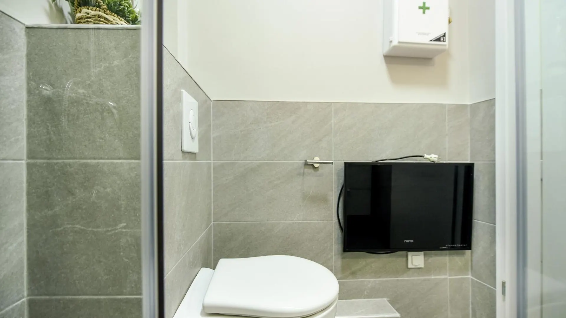 Downtown Studios - Your Modern Escape Near Ateneul Roman Bükreş Romanya