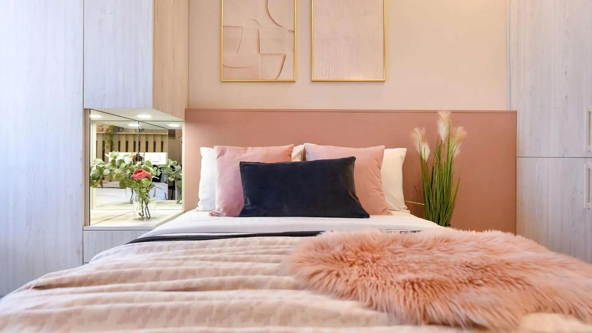 Downtown Studios - Your Modern Escape Near Ateneul Roman Bükreş Daire