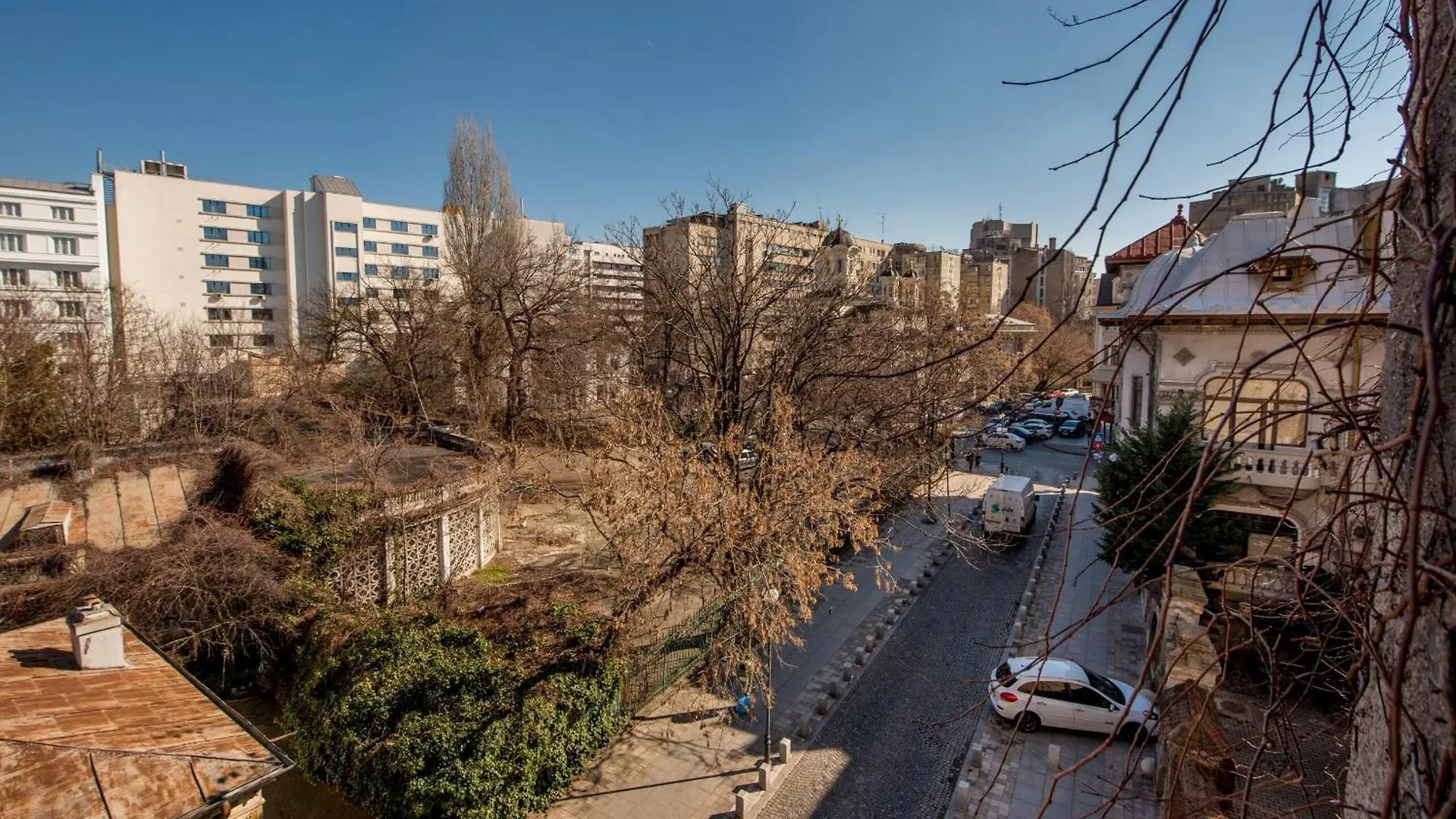 Apartment Downtown Studios - Your Modern Escape Near Ateneul Roman Bucharest