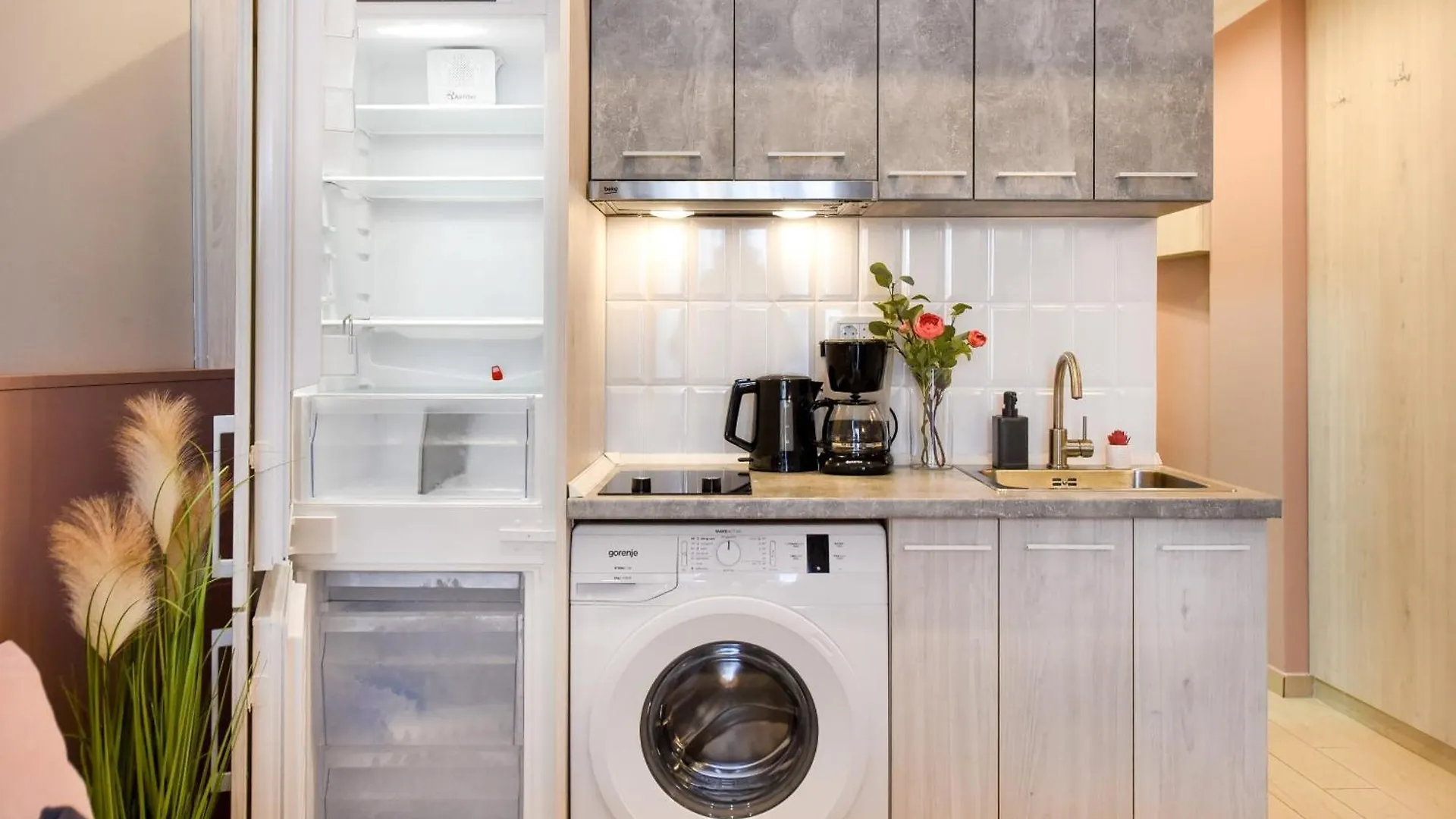 Downtown Studios - Your Modern Escape Near Ateneul Roman Bucharest 0*,  Romania