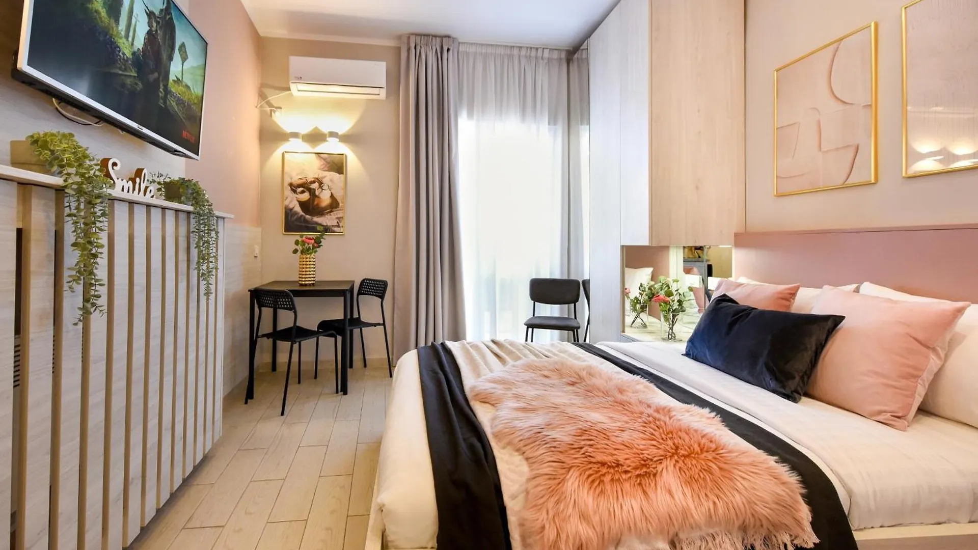 Downtown Studios - Your Modern Escape Near Ateneul Roman Bucharest Apartment