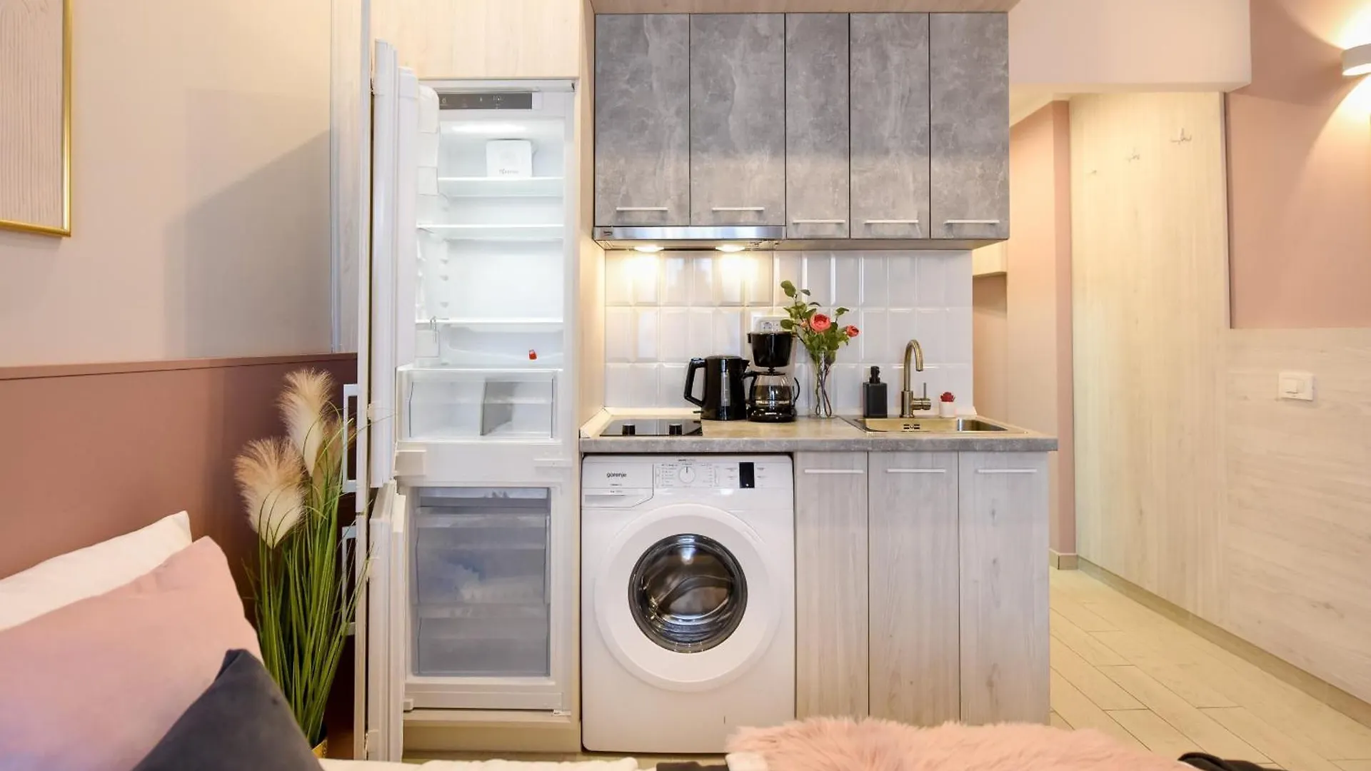 Downtown Studios - Your Modern Escape Near Ateneul Roman Bucharest