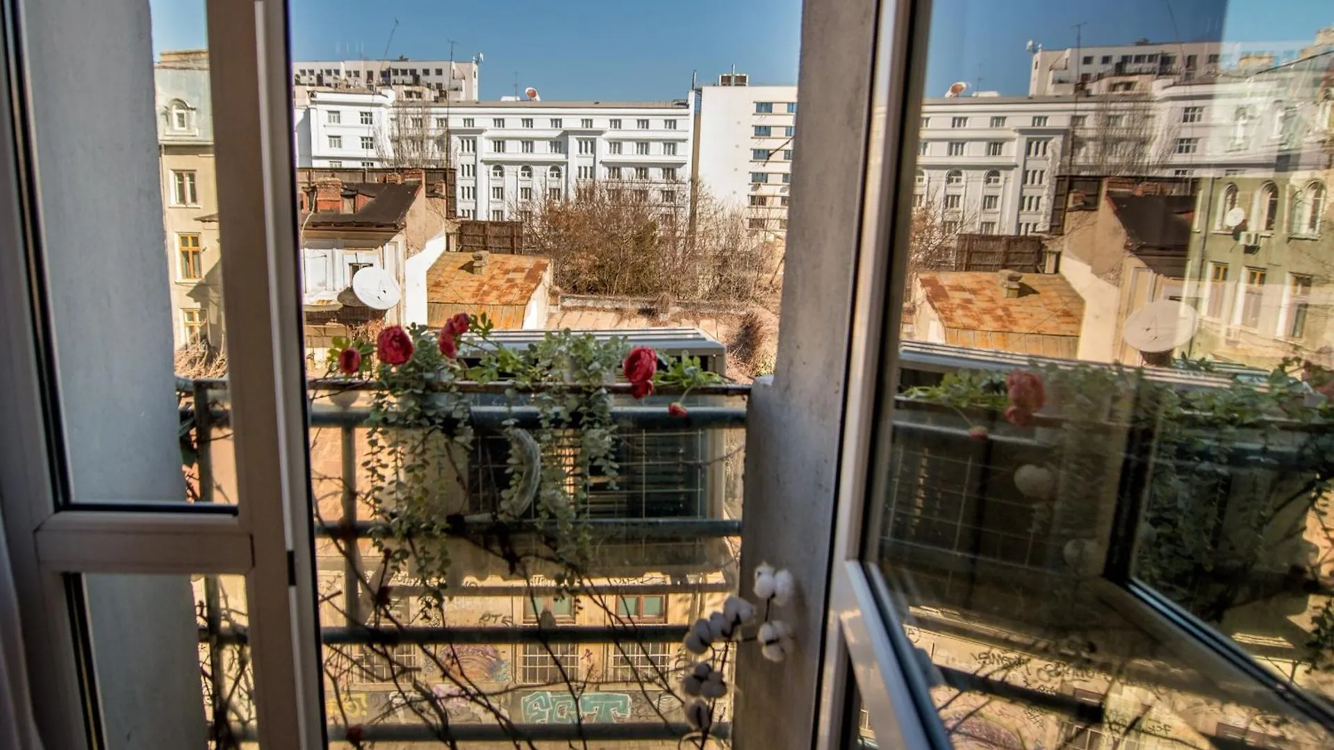 Apartment Downtown Studios - Your Modern Escape Near Ateneul Roman Bucharest
