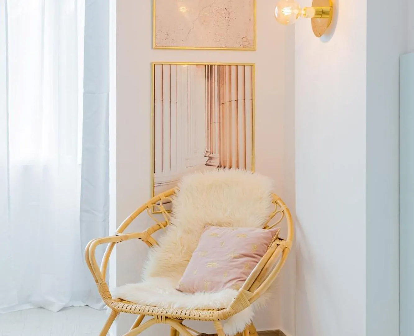 Downtown Studios - Your Modern Escape Near Ateneul Roman Bucharest 0*,  Romania