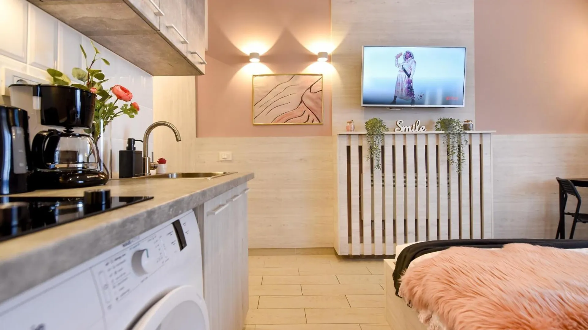 Downtown Studios - Your Modern Escape Near Ateneul Roman Bucharest 0*,