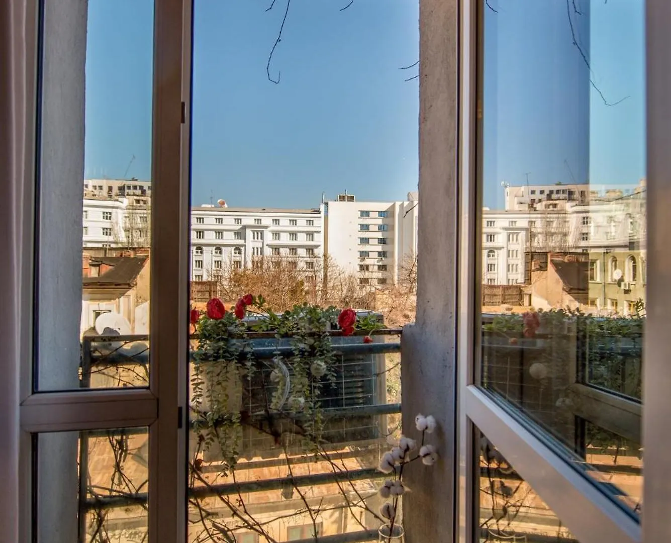 Apartment Downtown Studios - Your Modern Escape Near Ateneul Roman Bucharest Romania